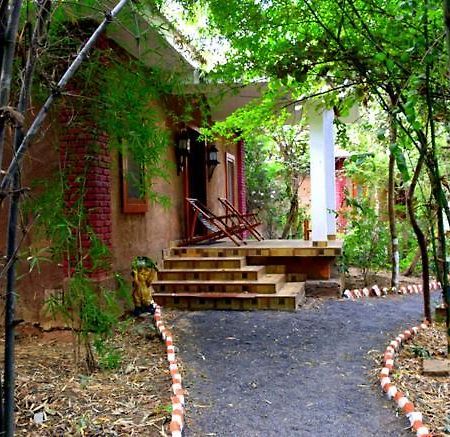 Lemon Tree Wildlife Resort, Bandhavgarh Tala  Exterior photo